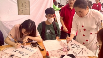 越南学生体验中国文化