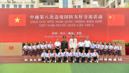 越中国防代表团探访中国云南北山小学和八条半村
