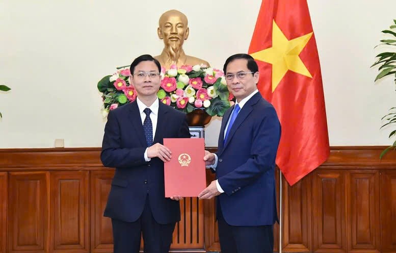 外国非政府组织管理工作委员会主任人事变动 Thay đổi nhân sự Chủ nhiệm Ủy ban tổ chức phi chính phủ