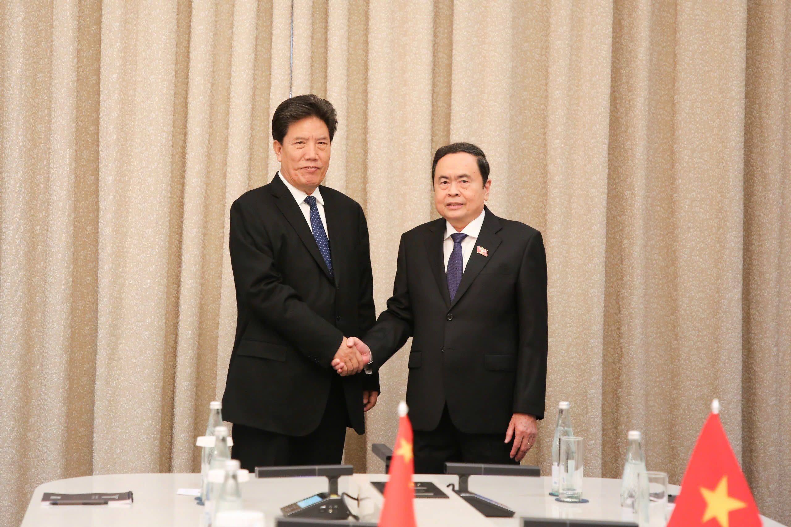 越中议会推动命运共同体建设迈入新阶段