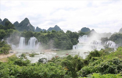 越中跨境旅游深化合作培训与AI应用