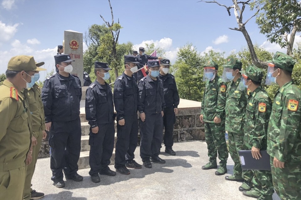 越中老三国戍边力量在边界区域进行会面 越中老三国戍边力量在边界区域进行会面