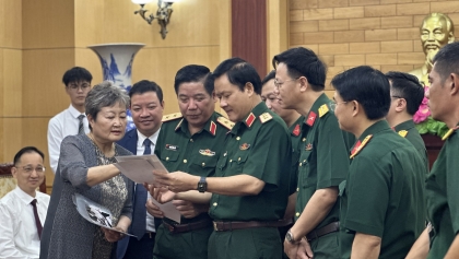 中国军事顾问团亲属为增进越中两国两军和人民的紧密联系做出贡献