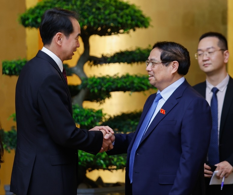 越南政府总理范明政会见中国驻越南大使何炜 越南政府总理范明政会见中国驻越南大使何炜