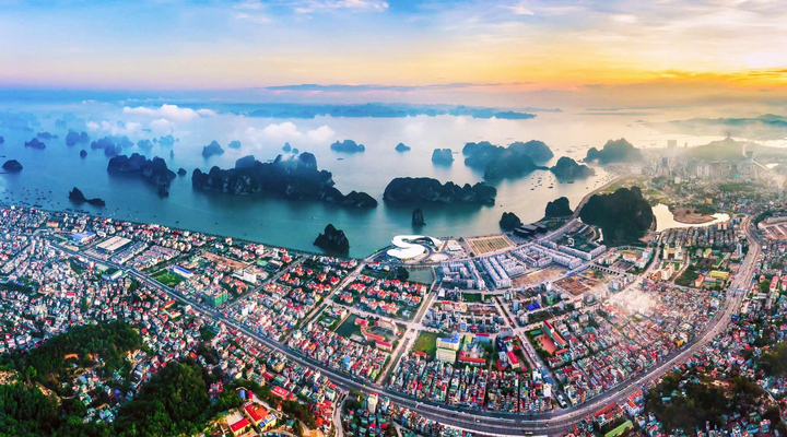 广西宁朝着与中国城市竞争的绿色智慧城市目标迈进 Nếu được thông qua việc trở thành thành phố trực thuộc Trung ương, Quảng Ninh sẽ là thành phố biên giới đầu tiên và duy nhất của nước ta hiện nay.