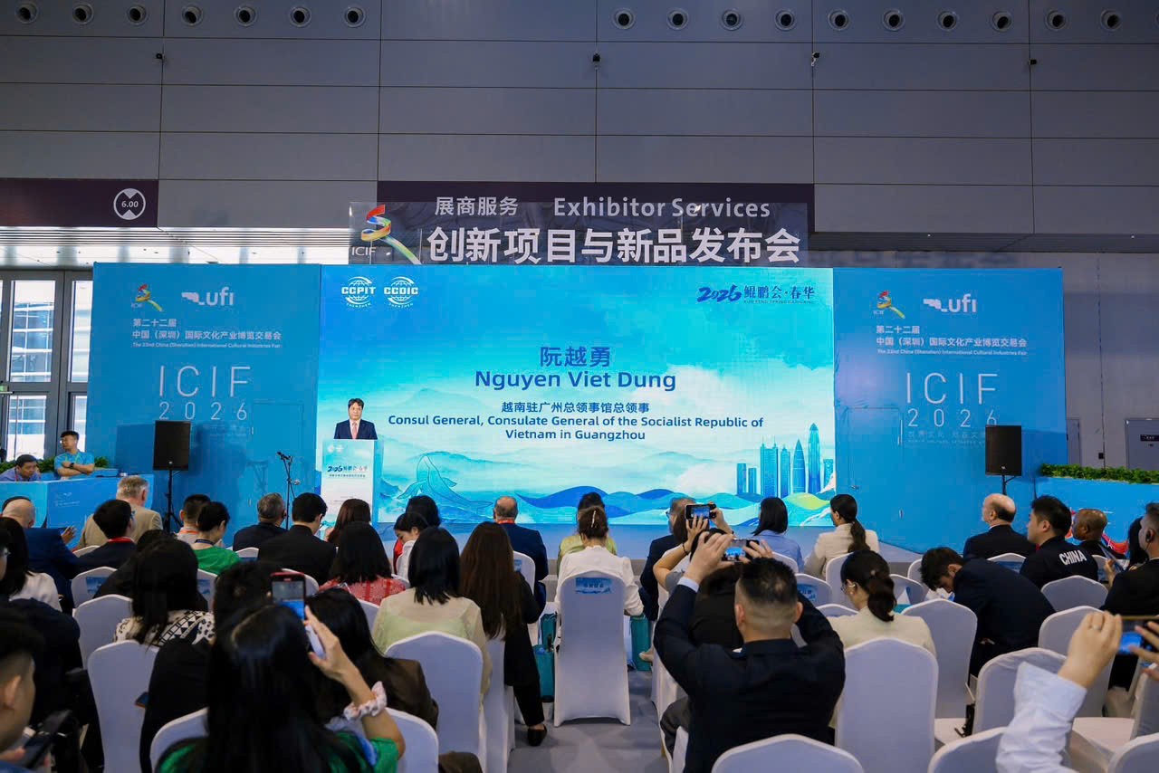 在中国深圳第22届国际文化产业博览交易会(ICIF-22)传播越南文化空间 Lan tỏa văn hóa Việt Nam tại Hội chợ ICIF-22 Thâm Quyến
