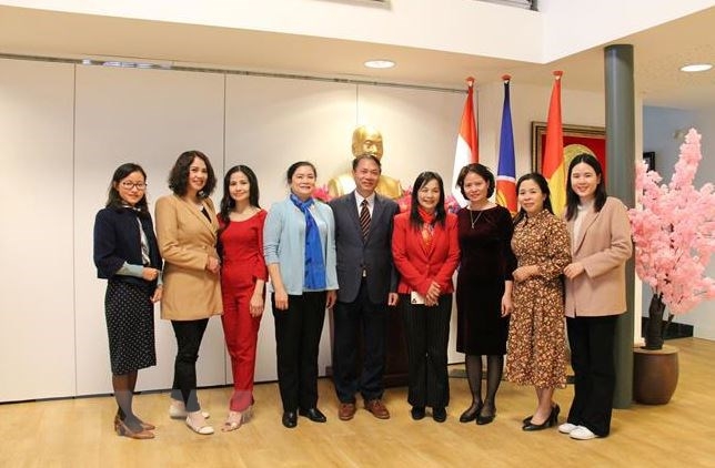 Bản in :  加强越南妇联与旅居荷兰越侨妇女之间的关系 | Vietnam+ (VietnamPlus)