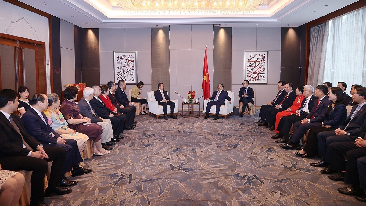 范明政总理与中国友好人士举行见面会 范明政总理与中国友好人士举行见面会