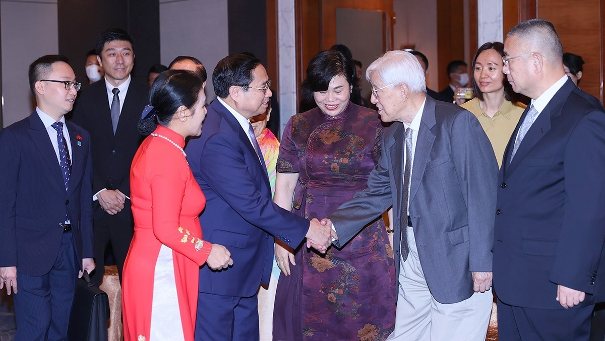 范明政总理与中国友好人士举行见面会 范明政总理与中国友好人士举行见面会