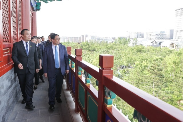越南政府总理范明政参观中国'梦想之城'雄安新区 越南政府总理范明政参观中国'梦想之城'雄安新区