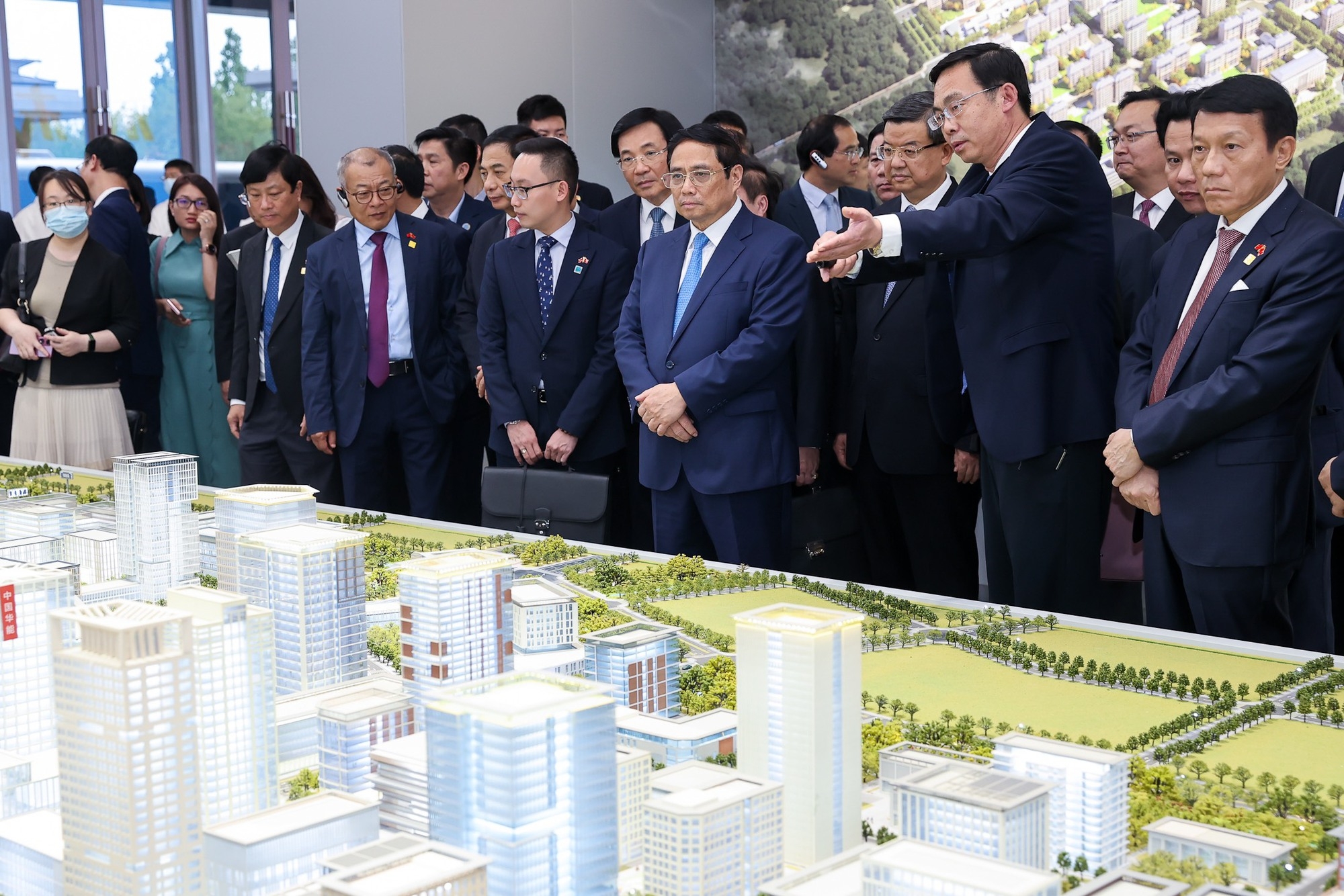 越南政府总理范明政参观中国'梦想之城'雄安新区 越南政府总理范明政参观中国'梦想之城'雄安新区