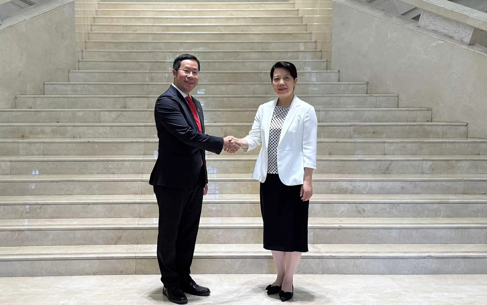 中国重庆愿将与越南的合作提升至新高度