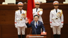 中国全国人大常委会委员长栗战书向越南国会主席王廷惠致贺电