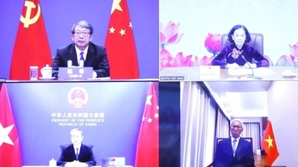 加强越中两党干部培训合作