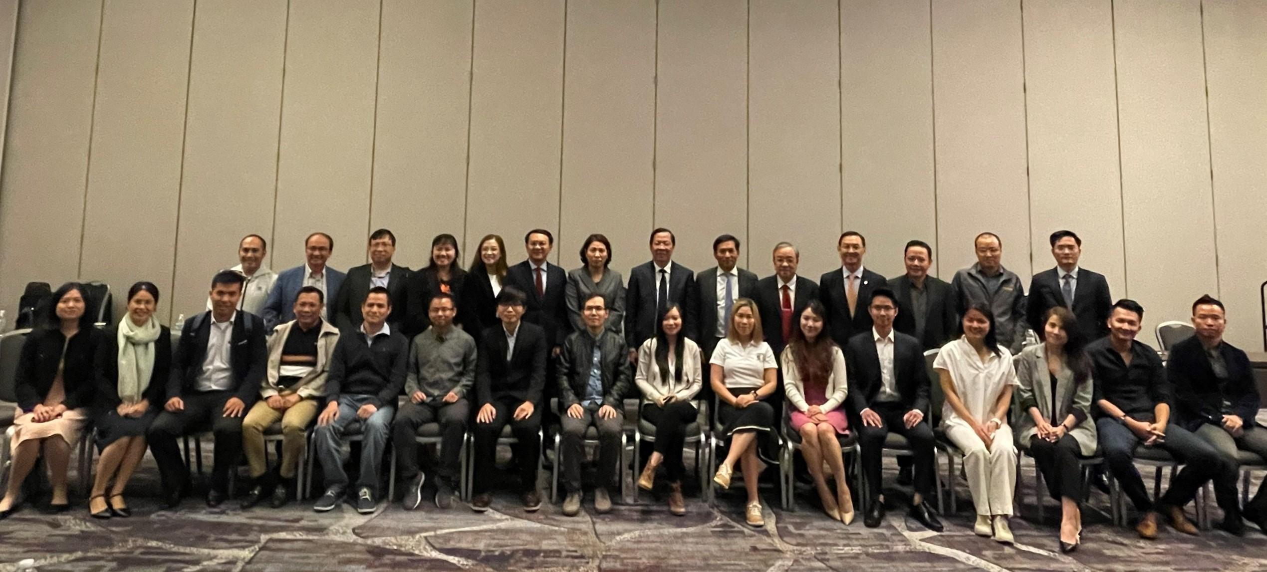 Bản in : 胡志明市呼吁旅美越侨知识分子和越侨初创企业为该市做出贡献 | Vietnam+ (VietnamPlus)