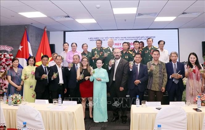 Bản in : 纪念古巴攻打蒙卡达兵营69周年见面会在胡志明市举行 | Vietnam+ (VietnamPlus)
