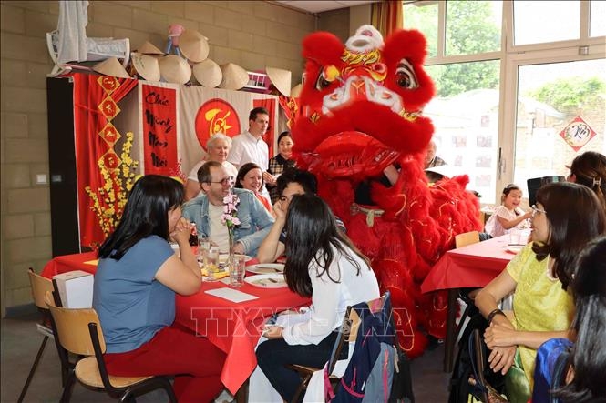 Bản in : 比利时“夏季过春节”为越南贫困儿童捐款 | Vietnam+ (VietnamPlus) Bản in : 比利时“夏季过春节”为越南贫困儿童捐款 | Vietnam+ (VietnamPlus)