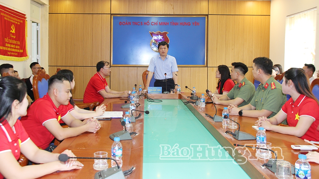 会见赴华参加“红色之旅”活动的兴安省青年代表团 会见赴华参加“红色之旅”活动的兴安省青年代表团