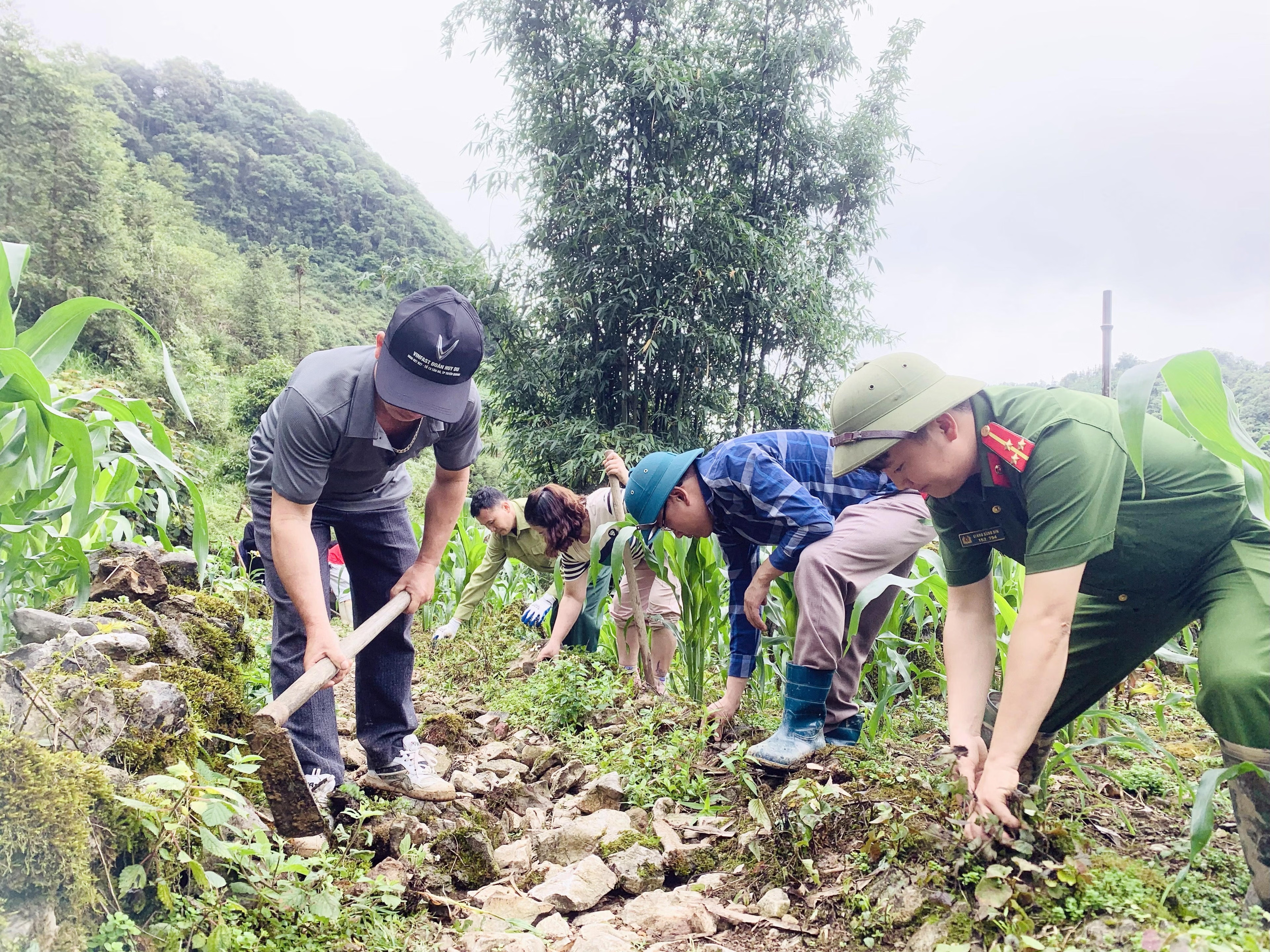 越中边境巡逻道路建设如火如荼推进