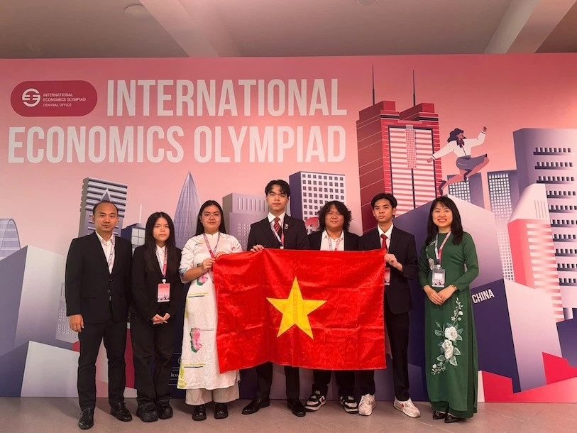 越南青年闪耀中国深圳国际经济奥林匹克竞赛舞台 越南青年闪耀中国深圳国际经济奥林匹克竞赛舞台
