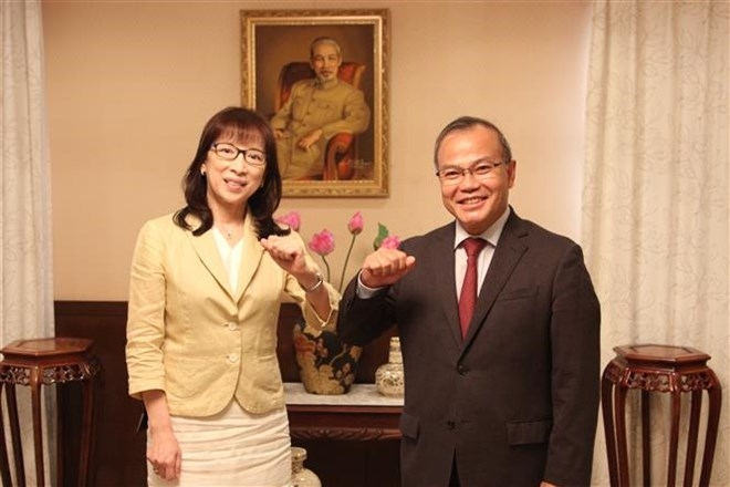 越南驻日本大使武红南会见了亚洲儿童照顾联合会(ACCL)创始者兼总裁世和•渡边(Kazuyo Watanabe)女士 越南驻日本大使武红南会见了亚洲儿童照顾联合会(ACCL)创始者兼总裁世和•渡边(Kazuyo Watanabe)女士