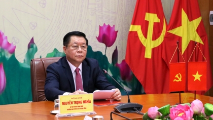加强越中两党、两国的合作、交流和对话