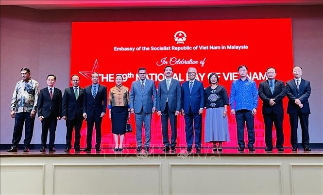 旅马越南人下决心激发民族勇敢坚强精神 旅马越南人下决心激发民族勇敢坚强精神