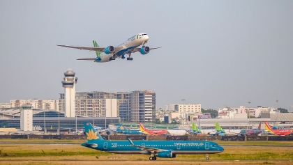 各家航空公司暂停出售国内航线机票