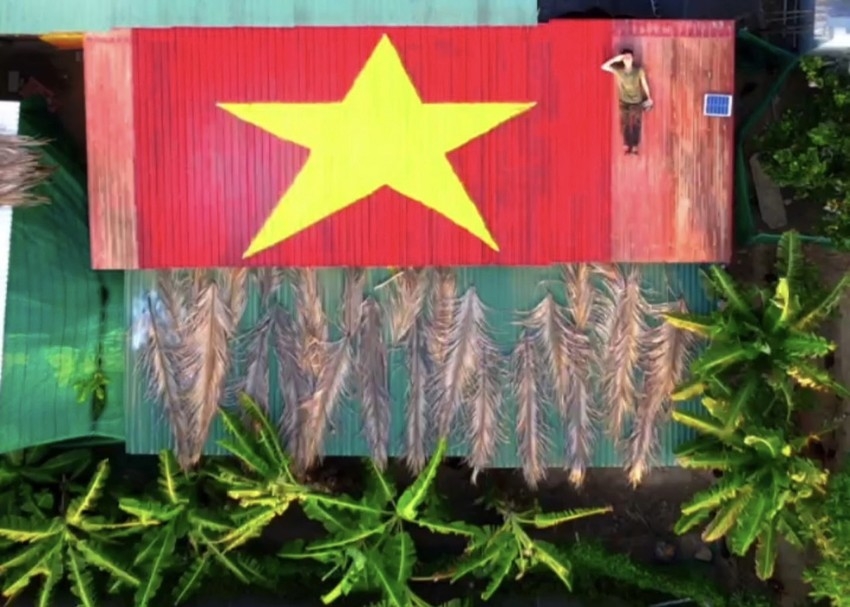 “每个屋顶是一面国旗”潮流向国庆节献礼 “每个屋顶是一面国旗”潮流向国庆节献礼