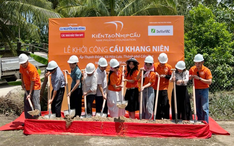 南方基金在芹苴建设更多坚固桥梁 Quỹ Nam Phương kiến tạo thêm những nhịp cầu kiên cố tại Cần Thơ