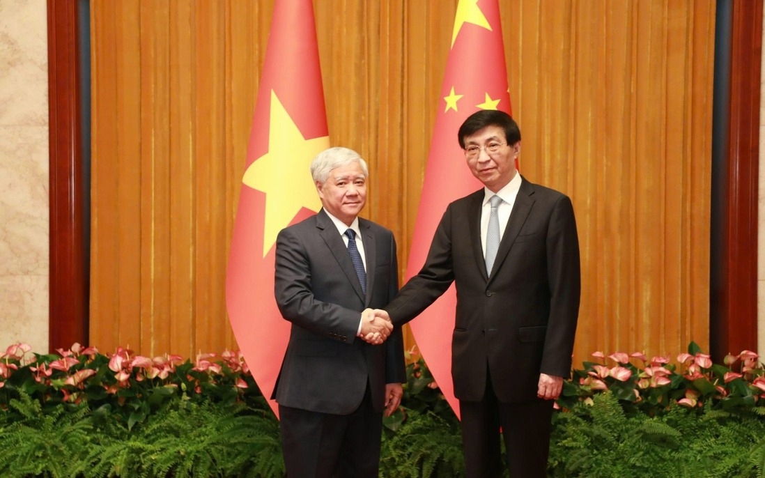 越南祖国阵线中央委员会主席杜文战向中国全国政协主席王沪宁致贺信祝贺中国国庆76周年 越南祖国阵线中央委员会主席杜文战向中国全国政协主席王沪宁致贺信祝贺中国国庆76周年