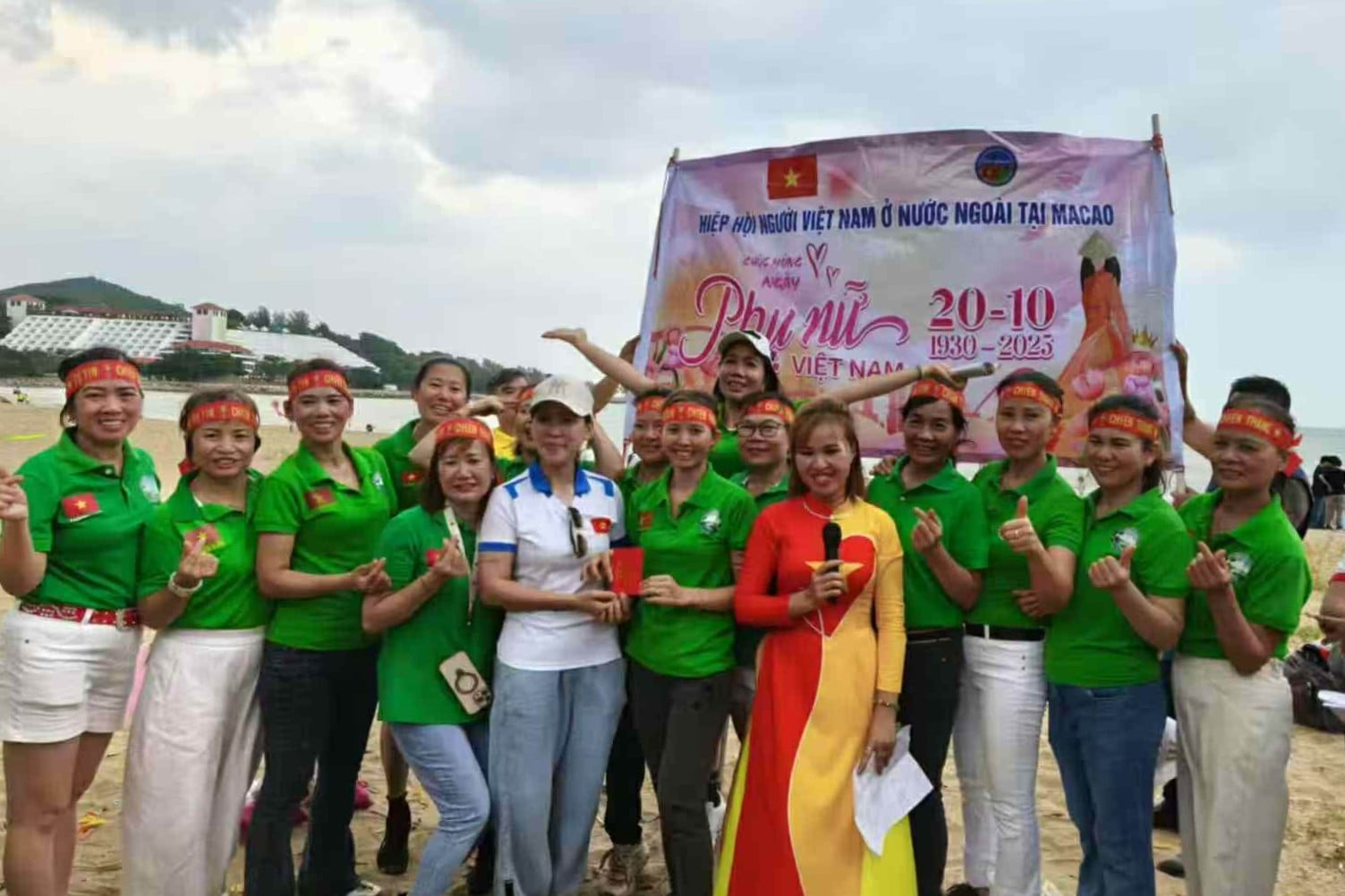 越南女性在中国澳门积极推广国家形象 越南女性在中国澳门积极推广国家形象