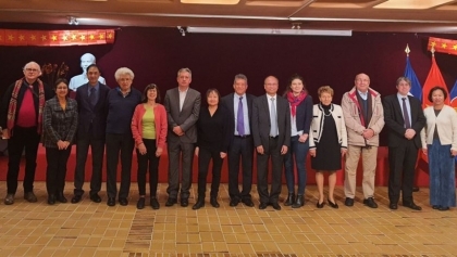 越南驻国法国大使会见法越友好协会