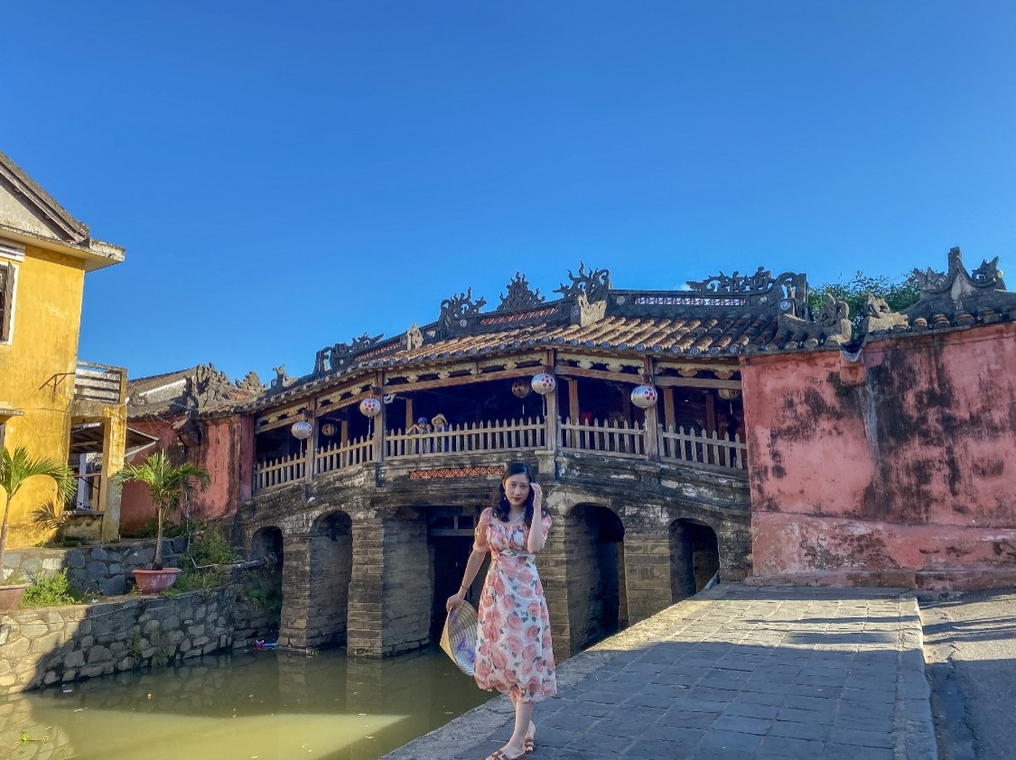 国际友人爱上越南下龙湾的美景