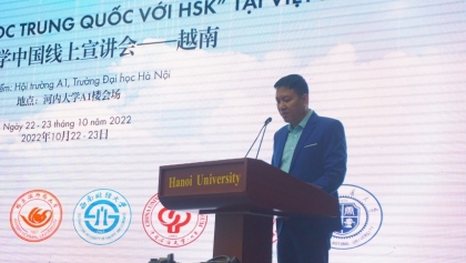 约300名学生参加留学中国在线宣讲会