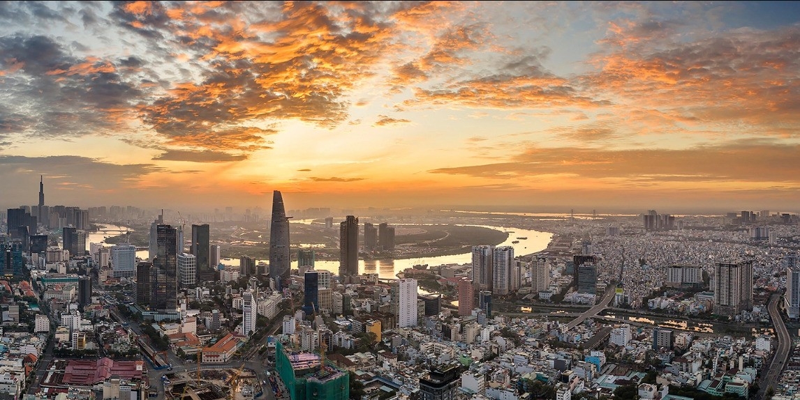 经过近40年的革新,我们取得了具有历史意义的巨大成就。 经过近40年的革新,我们取得了具有历史意义的巨大成就。