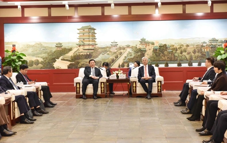 第十九次越中两党理论研讨会在中国举行