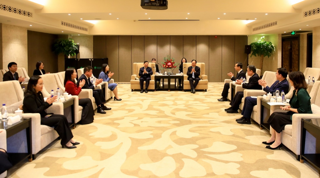 广宁和中国福建分享可持续发展政策建设经验 广宁和中国福建分享可持续发展政策建设经验