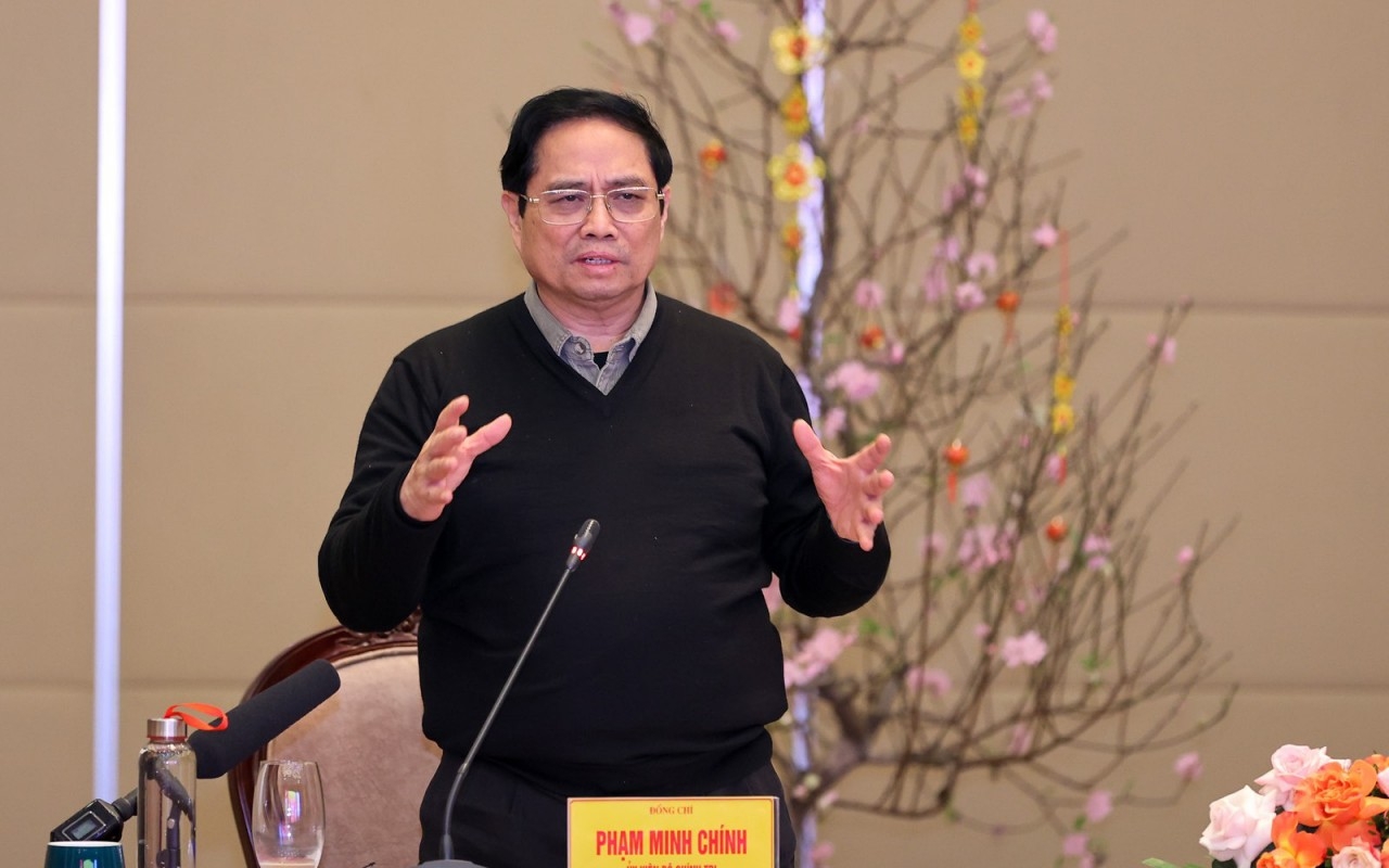政府总理要求加快高速公路建设进度。