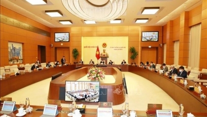 越南第十五届国会常委会第八次会议于2月15日正式开幕