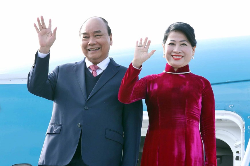 越南政府主席阮春福与夫人向新加坡进行进行国事访问。 越南政府主席阮春福与夫人向新加坡进行进行国事访问。