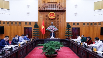 越南政府总理与越南国家油气集团举行工作会议