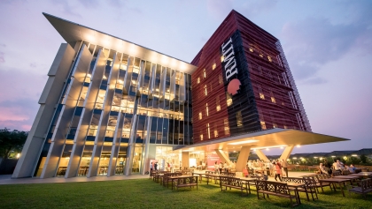 政府总理：澳大利亚皇家墨尔本理工大学是投资越南教育领域的最大外国投资者