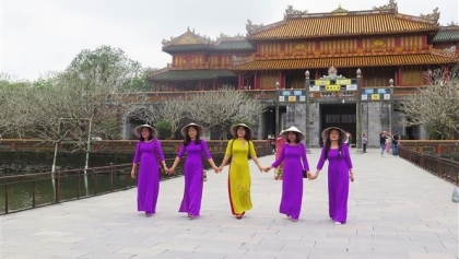越古高度评价妇女在两国革命事业中起到的作用