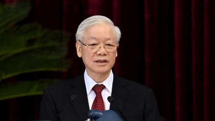 越共中央总书记阮富仲主持越南共产党第十三届中央委员会第五次全体会议并发表重要讲话