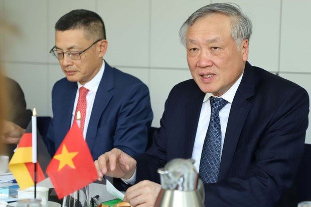越南最高人民法院院长阮和平对德国进行访问。