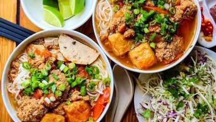 蟹膏汤米线——越南特产之一