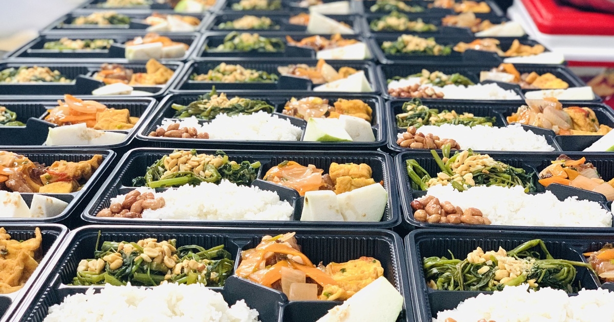 来自“河内青年企业家之心”的5万多份盒饭。 来自“河内青年企业家之心”的5万多份盒饭。
