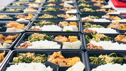 来自'河内青年企业家之心'的5万多份盒饭