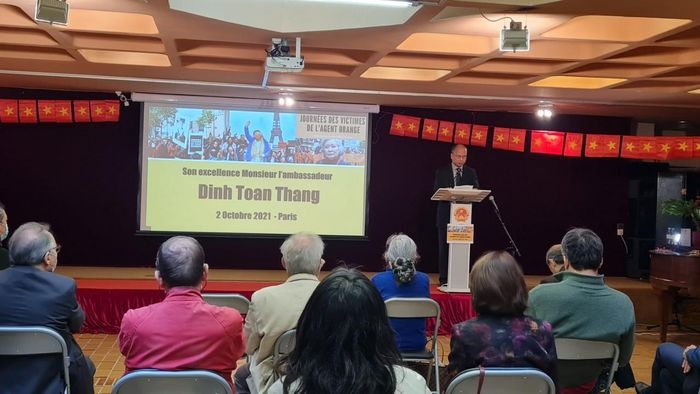 越南驻法国大使丁全胜对委员会的作用和所开展的活动表示欢迎和高度评价。